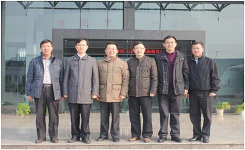 四川省委、成都市委組織部領(lǐng)導(dǎo)到成都中建材指導(dǎo)工作